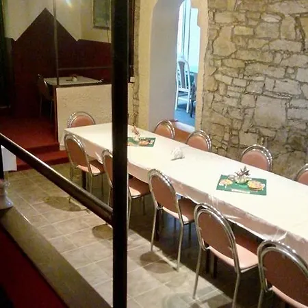 Fiala, Guest house Srby